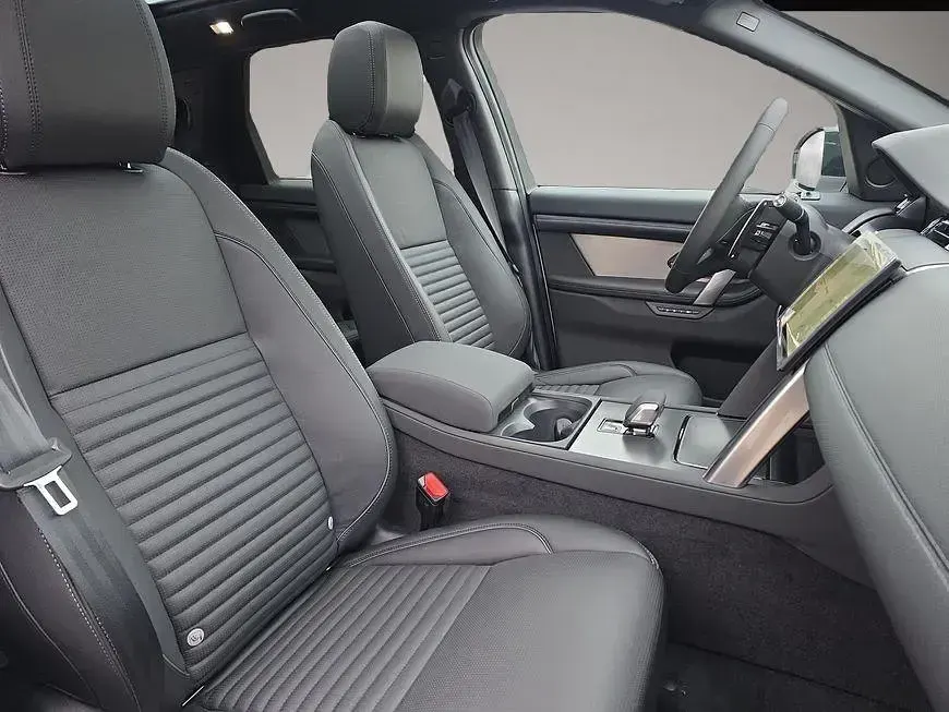 Gebraucht Land Rover Discovery Sport SE Dynamic 163 PS (119 kW) 2025 Manufacturer SUV