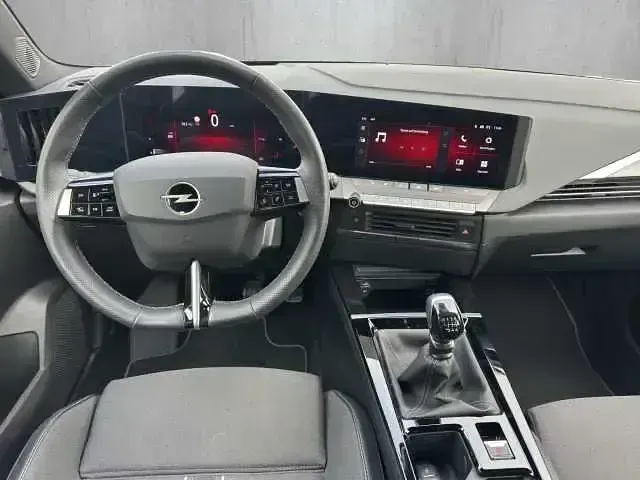Gebraucht Opel Astra 2024 Gelb Kleinwagen