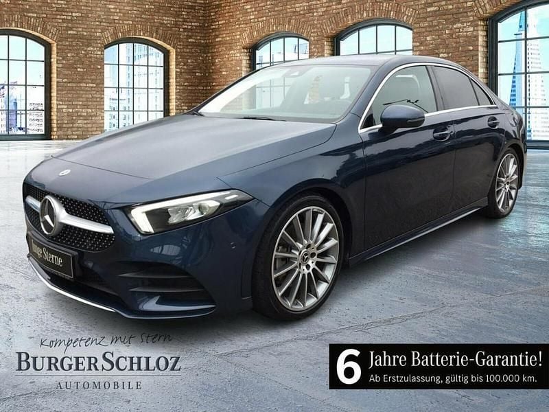 Denimblau metallic Gebraucht 2022 Mercedes A250 AMG Limousine | 27.780 € (Guter Preis) - Bild 1/4