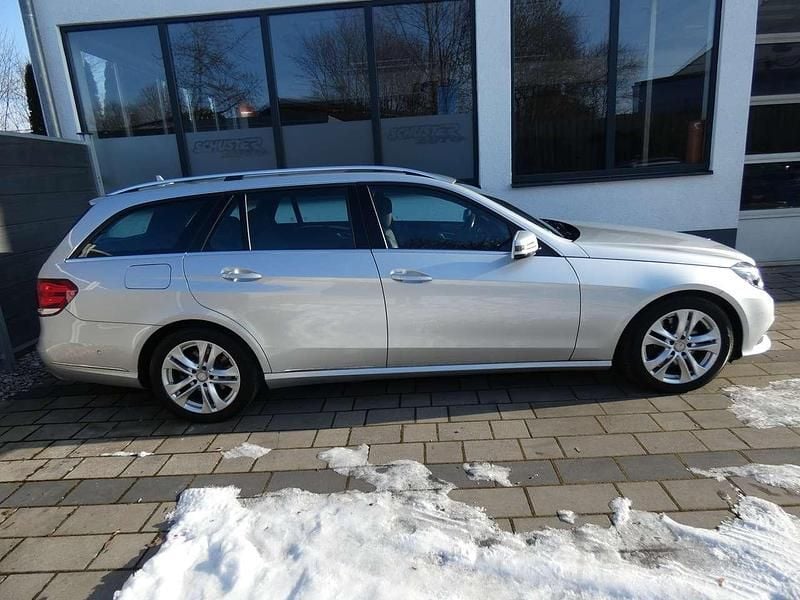 Gebraucht Mercedes E350 258 PS (189 kW) 2016 Iridiumsilber  metalliclack Kombi