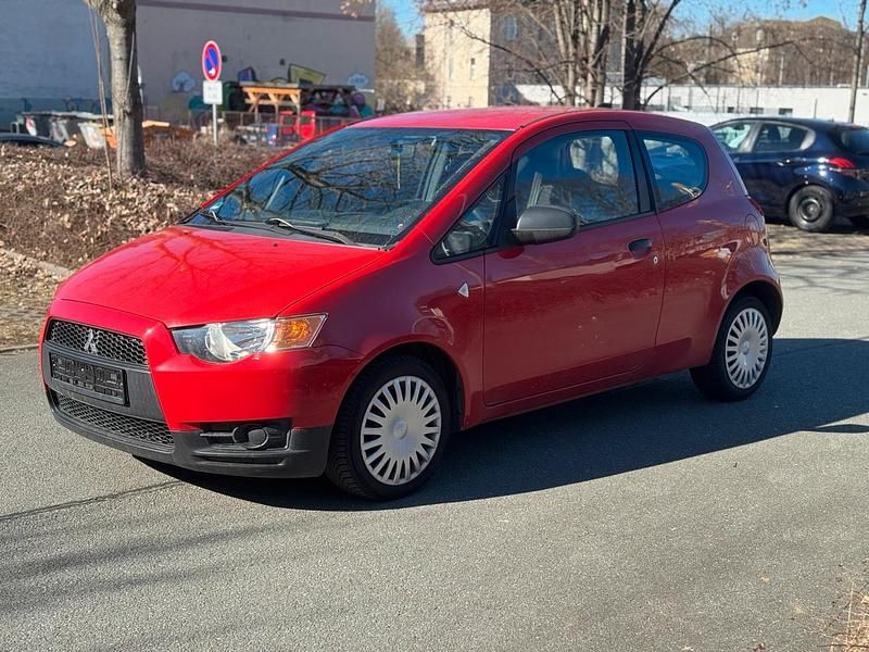 Gebraucht Mitsubishi Colt 75 PS (55 kW) 2010 Rot Kleinwagen