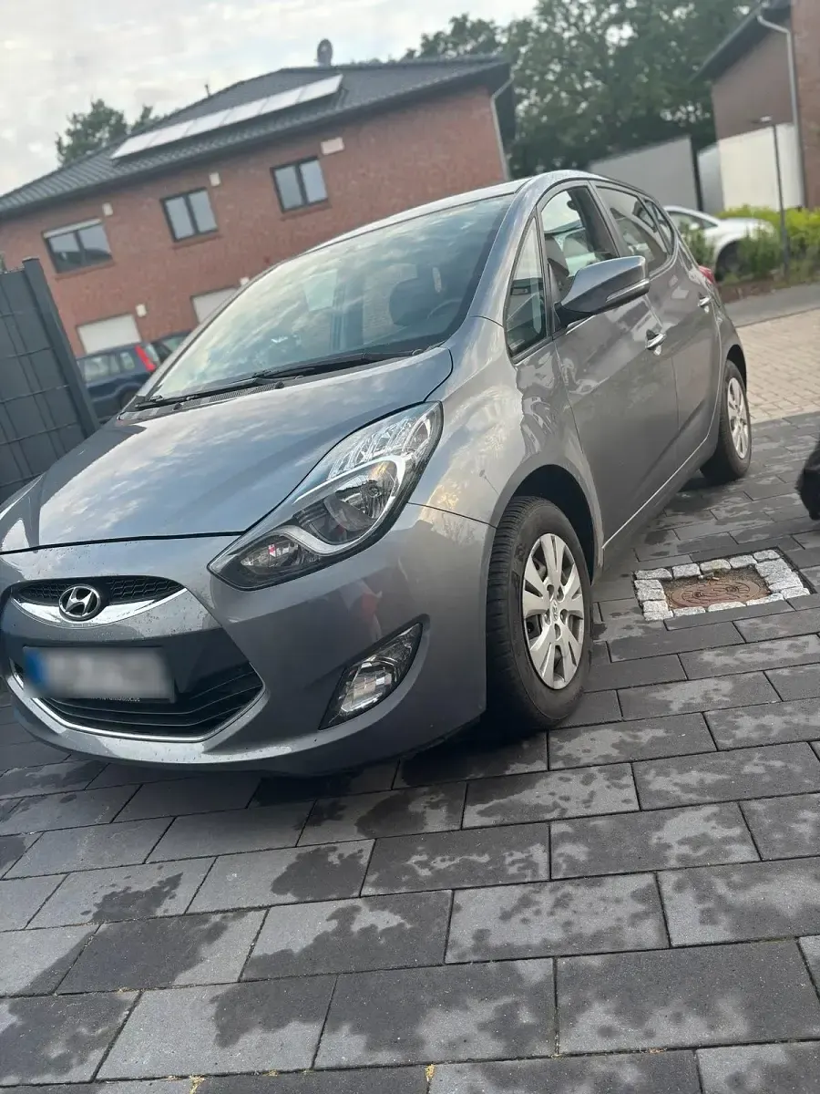 Gebraucht Hyundai ix20 90 PS (66 kW) 2008 Grau Kleinwagen
