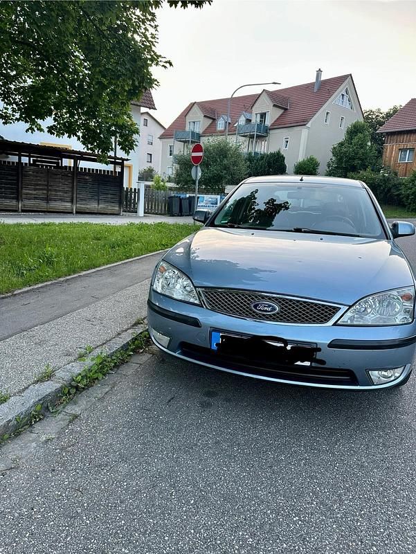 Blau Gebraucht 2003 Ford Mondeo Limousine | 2.700 € - Bild 1/3