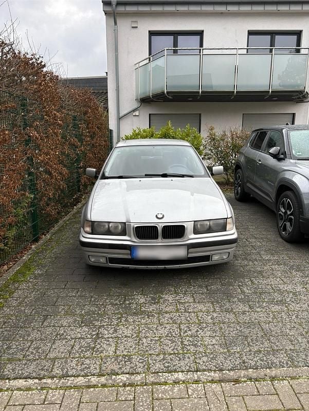 Gebraucht BMW 316 116 PS (85 kW) 2000 Silber Coupé