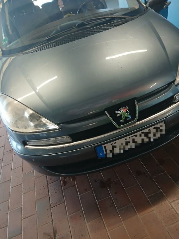 Grau Gebraucht 2007 Peugeot 807 Family Van / Kleinbus | 1.200 € (Superpreis) - Bild 1/4