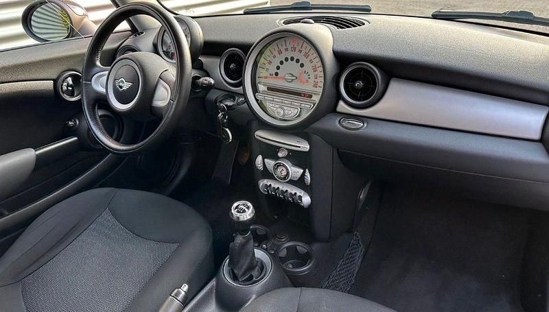 Gebraucht Mini ONE 98 PS (72 kW) 2007 Rot Kleinwagen