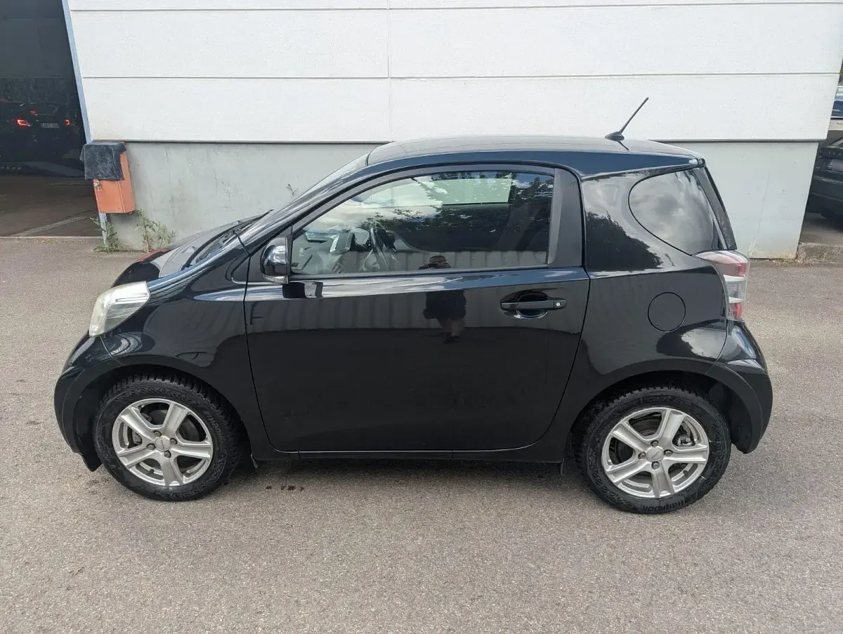 Gebraucht Toyota iQ Basis 68 PS (50 kW) 2009 Schwarz Kleinwagen