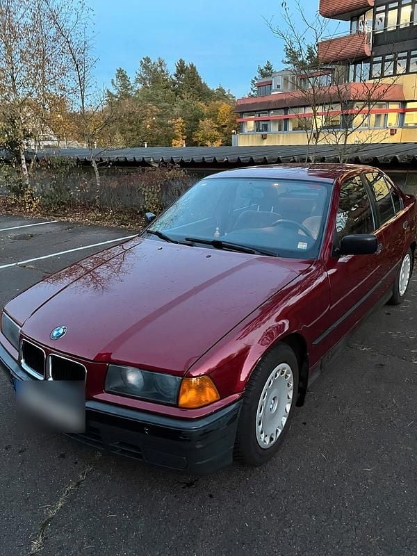 Gebraucht BMW 316 99 PS (72 kW) 1991 Rot Limousine