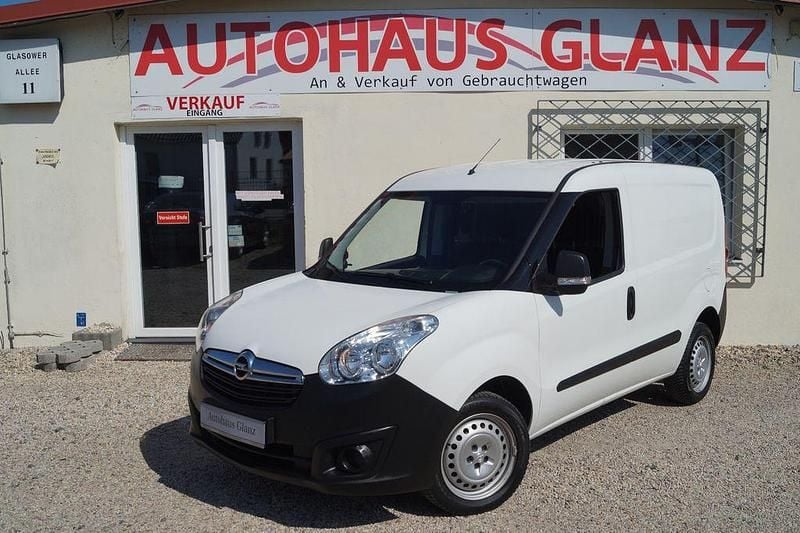 Weiß Gebraucht 2018 Opel Combo Van / Kleinbus | 8.999 € (Superpreis) - Bild 1/4