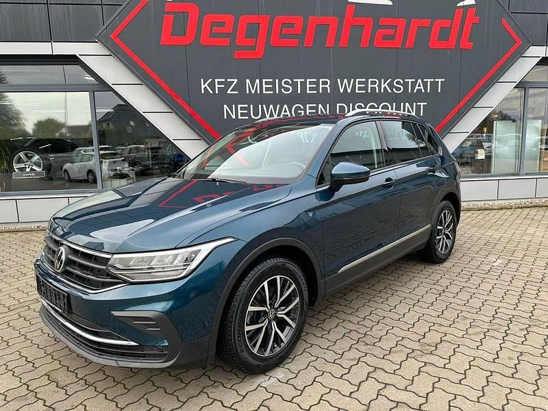 Blau Gebraucht 2021 VW Tiguan Life SUV | 26.990 € (Fairer Preis) - Bild 1/4