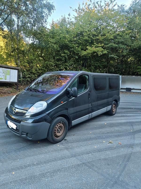 Schwarz Gebraucht 2013 Opel Vivaro Van | 10.000 € - Bild 1/4