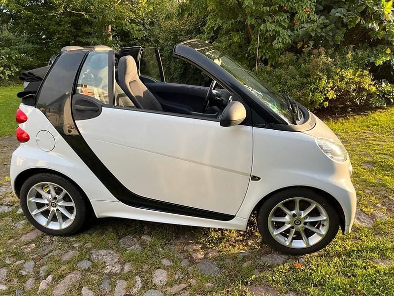 Weiß Gebraucht 2012 Smart ForTwo Cabrio Cabrio | 5.000 € (Guter Preis) - Bild 1/4