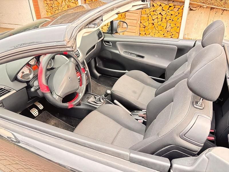 Gebraucht Peugeot 207 CC 120 PS (88 kW) 2012 Schwarz Cabrio