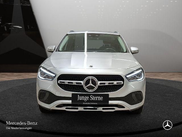 Gebraucht Mercedes GLA200 Progressive 163 PS (119 kW) 2022 Silber SUV