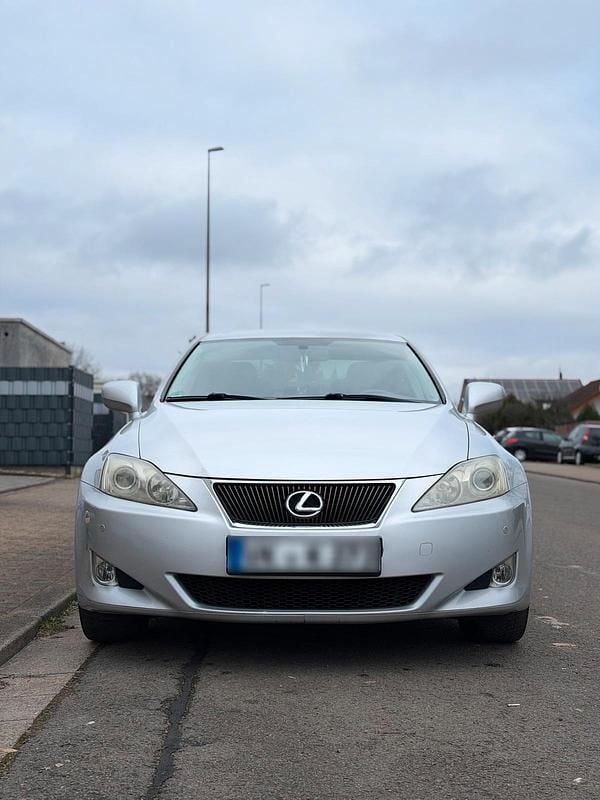 Second-hand Lexus IS220d 177 CP (130 kW) 2008 Argintiu Berlinǎ
