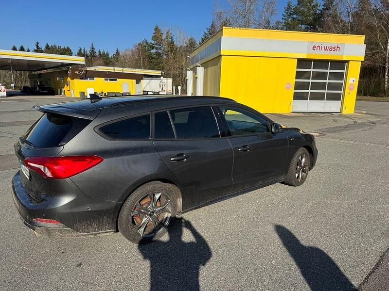 Gebraucht Ford Focus ST-Line 182 PS (133 kW) 2019 Grau Kombi