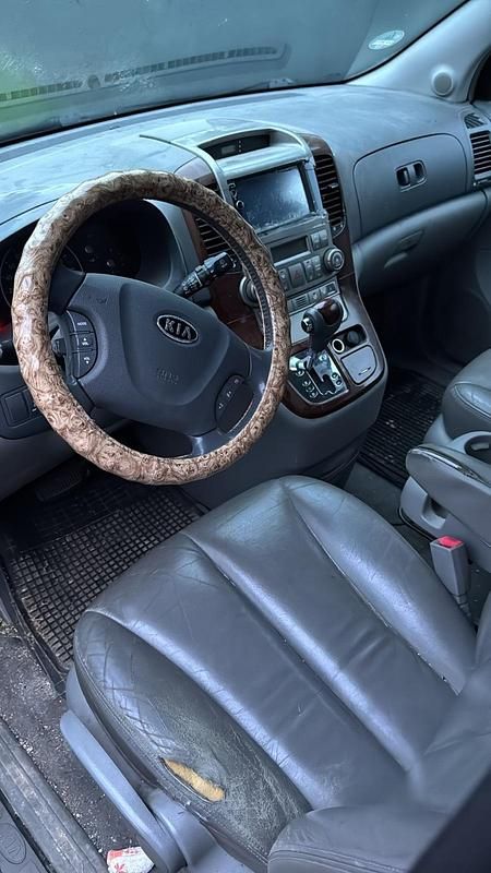 Gebraucht Kia Carnival 136 PS (100 kW) 2006 Schwarz Van / Kleinbus