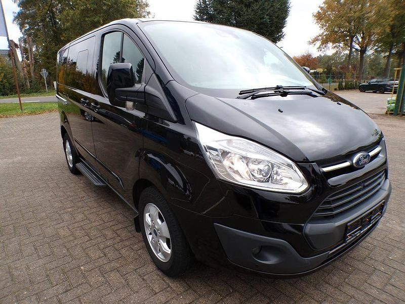 Gebraucht Ford Tourneo Custom Titanium 170 PS (125 kW) 2018 Schwarz Van