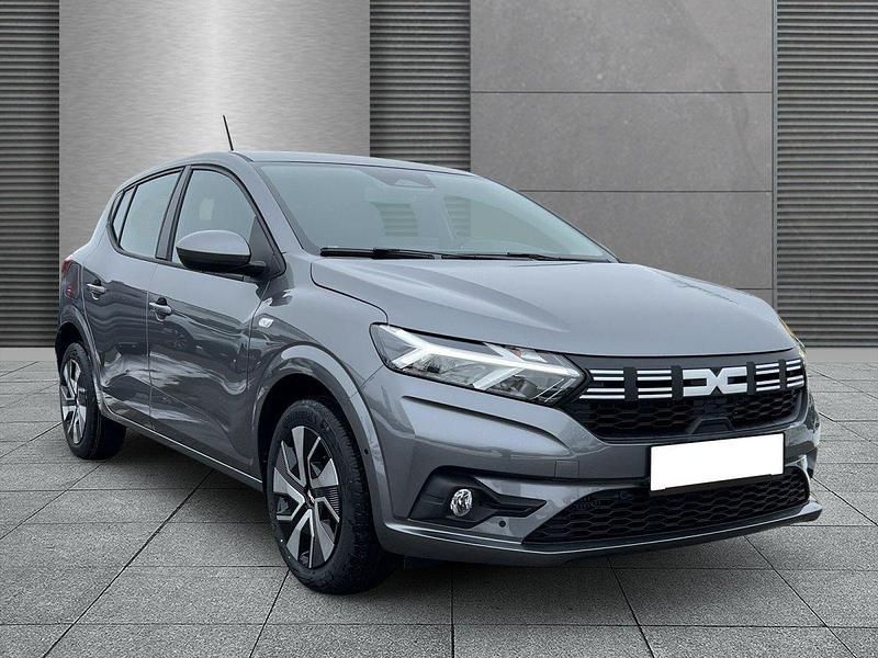 Neu Dacia Sandero Expression 91 PS (66 kW) 2025 Dolomitgrau Limousine