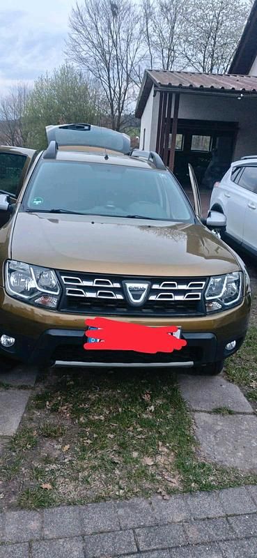 Second-hand Dacia Duster 109 CP (80 kW) 2016 Verde SUV
