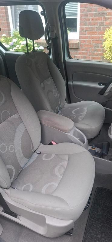 Gebraucht Renault Kangoo 86 PS (63 kW) 2010 Grau Kombi