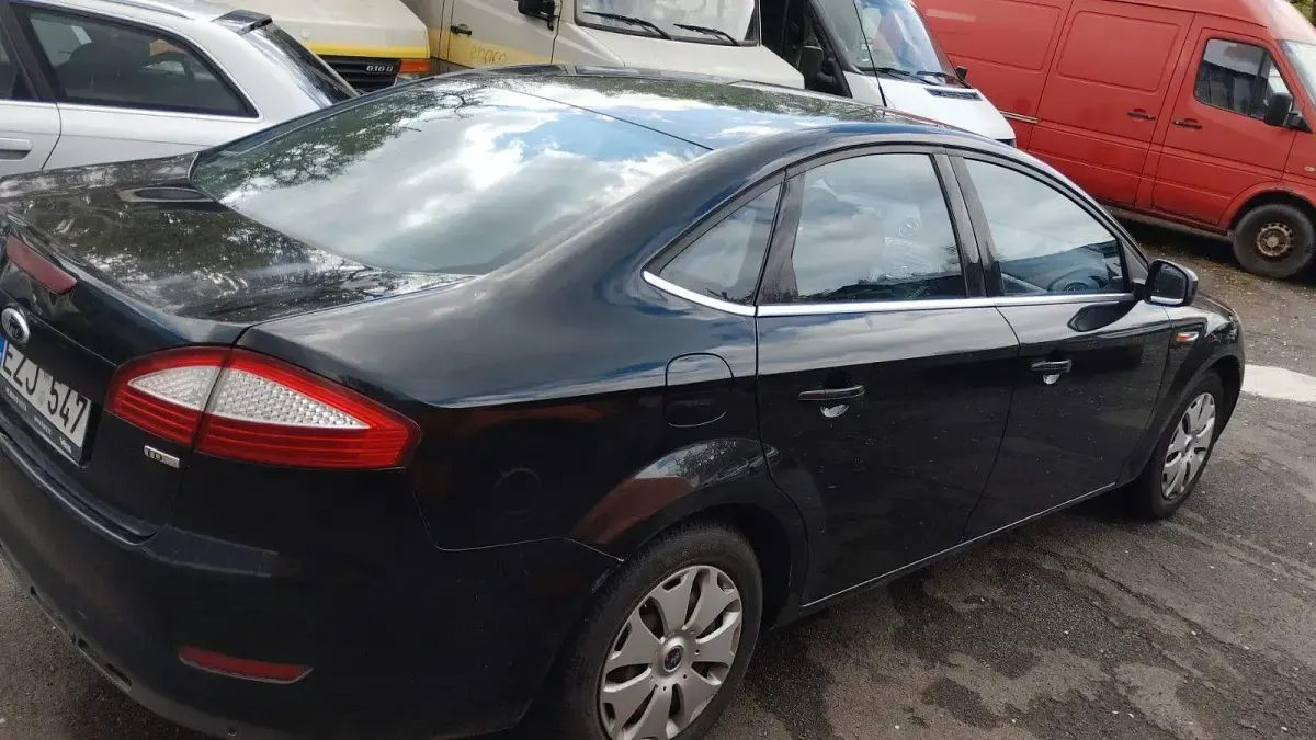 Gebraucht Ford Mondeo Titanium 140 PS (102 kW) 2010 Schwarz Limousine