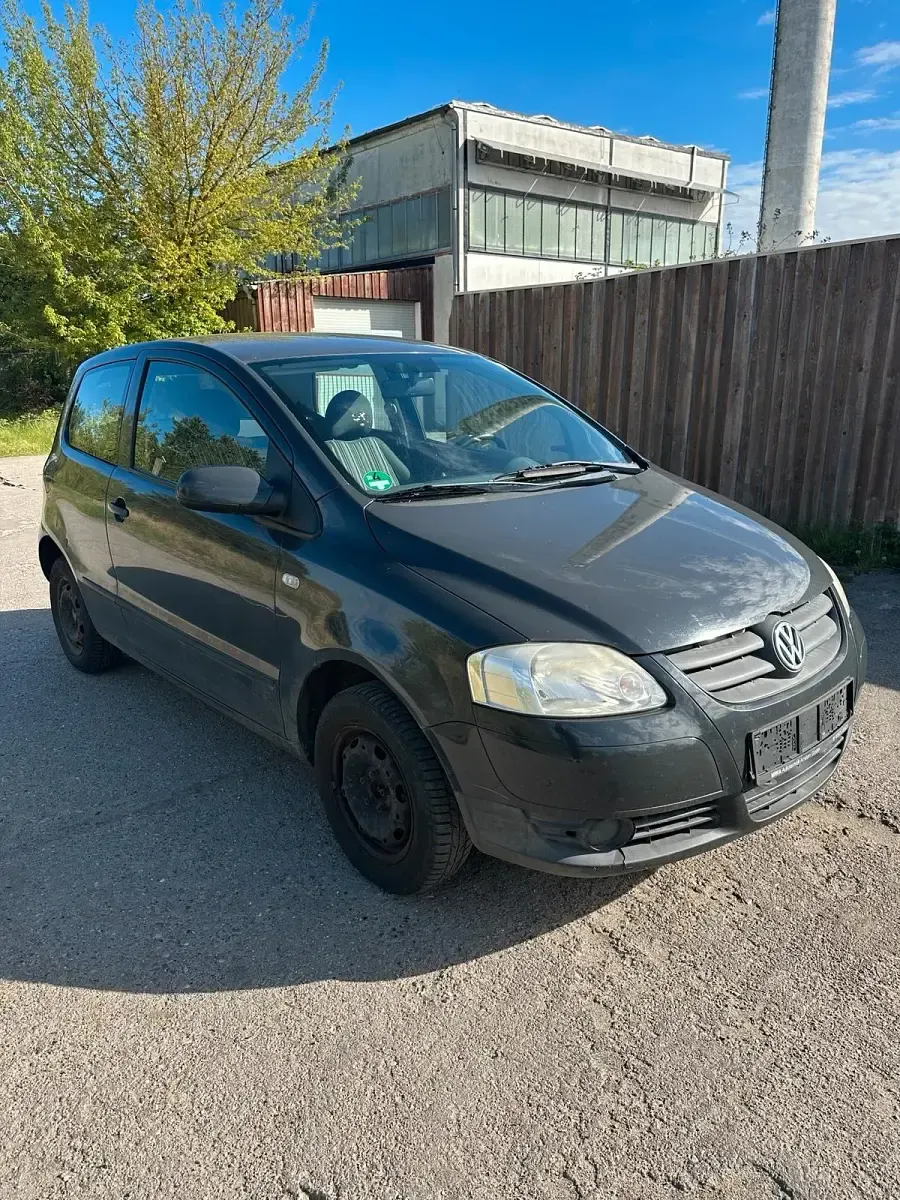 Usado VW Fox 55 CV (40 kW) 2007 Gris Utilitario