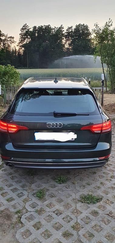 Gebraucht Audi A4 Sport 150 PS (110 kW) 2016 Grün Kombi
