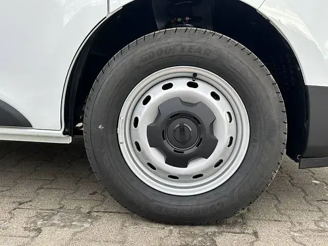 Neu Nissan Primastar N-Connecta 150 PS (110 kW) 2026 Van / Kleinbus