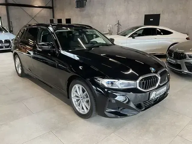 Gebraucht BMW 320 Sport Line 190 PS (139 kW) 2025 Schwarz Kombi