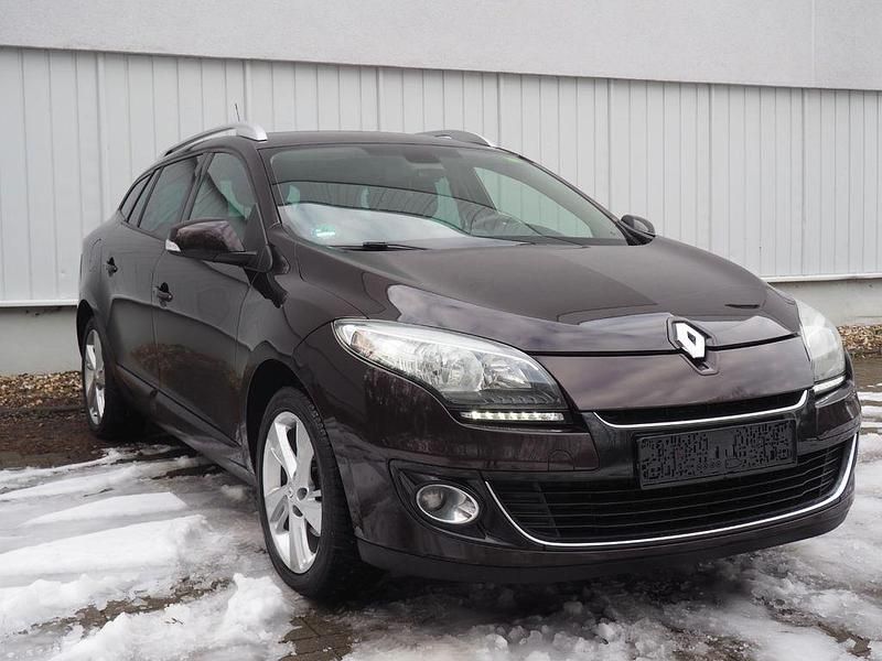 Braun Gebraucht 2013 Renault Mégane III Limousine | 4.990 € (Guter Preis) - Bild 1/4