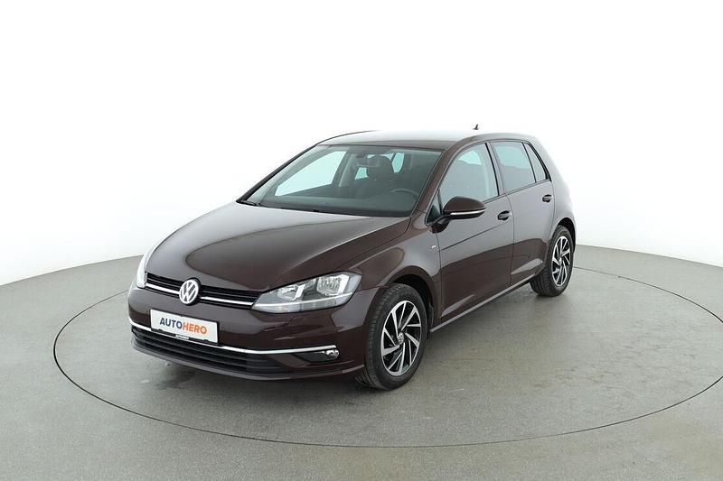 Rot Gebraucht 2018 VW Golf VII Join Limousine | 13.890 € (Fairer Preis) - Bild 1/3