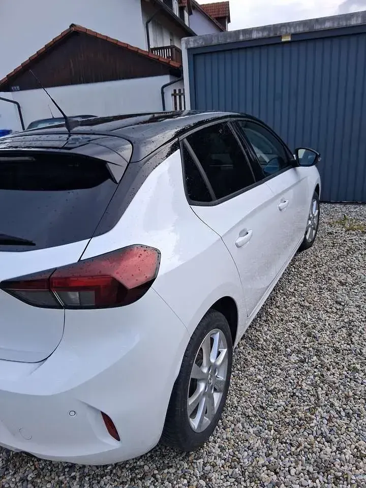 Używany Opel Corsa 75 KM (55 kW) 2022 Biały Hatchback