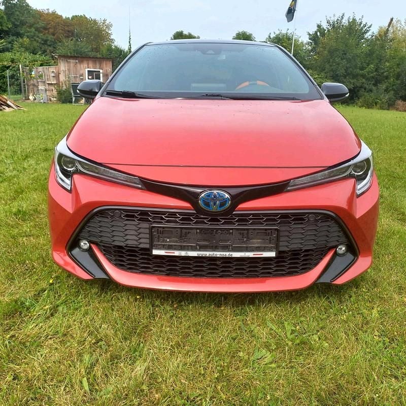 Rot Gebraucht 2020 Toyota Corolla Limousine | 21.000 € (Fairer Preis) - Bild 1/4