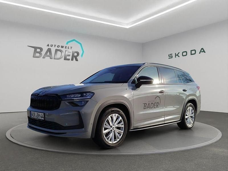 Steelgrau Gebraucht 2025 Skoda Kodiaq SportLine SUV | 57.950 € - Bild 1/4