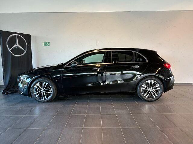 Gebraucht Mercedes A200 Advanced 150 PS (110 kW) 2024 Lack kosmosschwarz Limousine