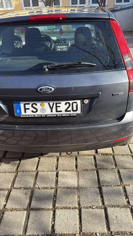 Gebraucht Ford Fiesta 68 PS (50 kW) 2008 Grau Kleinwagen