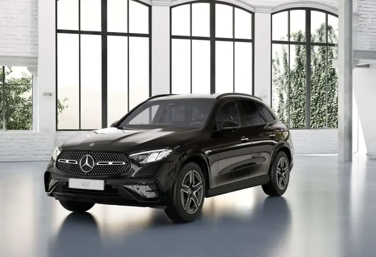 Gebraucht Mercedes GLC220 AMG 197 PS (144 kW) 2026 Metalliclack obsidianschwarz SUV