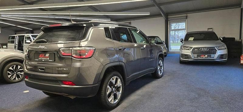 Gebraucht Jeep Compass Limited 170 PS (125 kW) 2020 Grau SUV