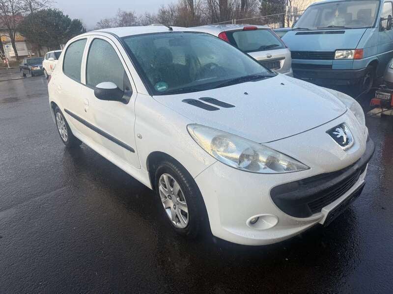 Lack weiss banquise Gebraucht 2010 Peugeot 206 Basis Kleinwagen | 1.999 € (Guter Preis) - Bild 1/4