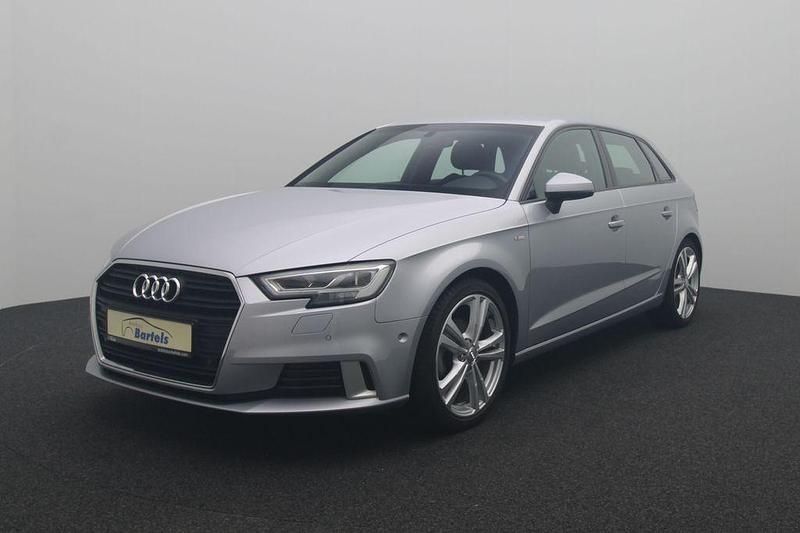 Silber Gebraucht 2019 Audi A3 Sportback S-Line Kleinwagen | 22.490 € (Fairer Preis) - Bild 1/3