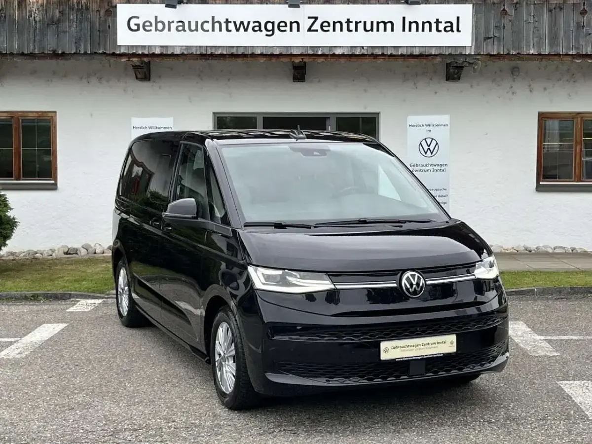 Gebraucht VW Multivan Life 150 PS (110 kW) 2025 Schwarz Van / Kleinbus