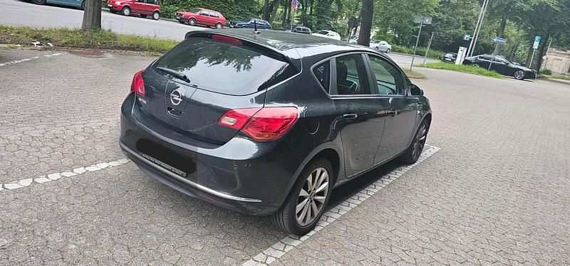 Gebraucht Opel Astra 120 PS (88 kW) 2012 Schwarz Limousine