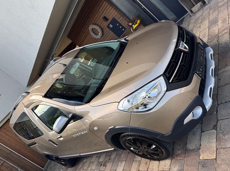 Gebraucht Dacia Dokker Stepway 131 PS (96 kW) 2019 Gold Van / Kleinbus