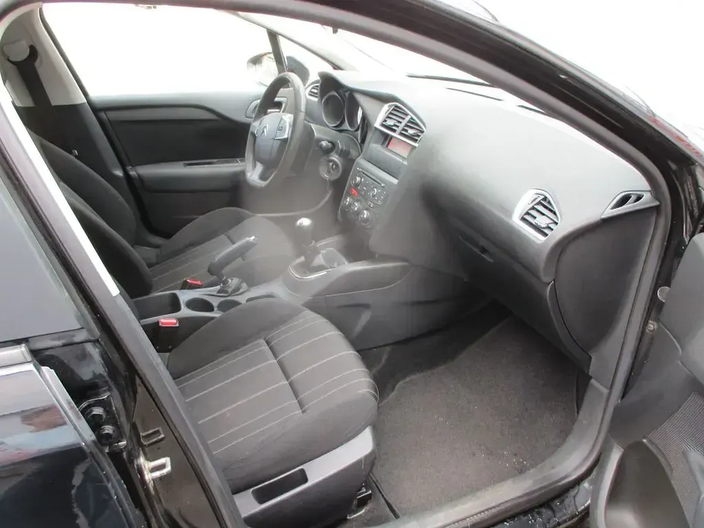 Gebraucht Citroën C4 Attraction 120 PS (88 kW) 2012 Schwarz Limousine