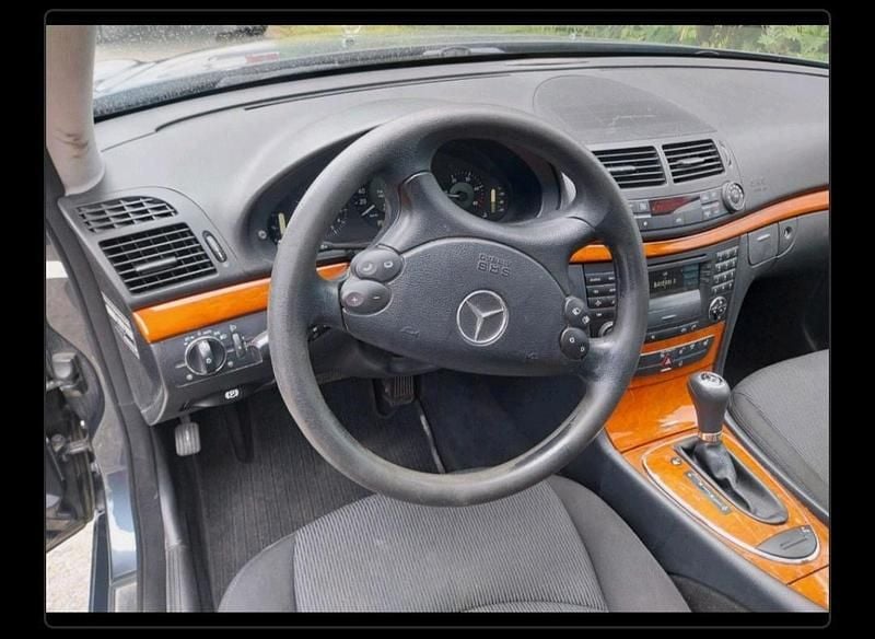 Gebraucht Mercedes E220 170 PS (125 kW) 2008 Grau Kombi