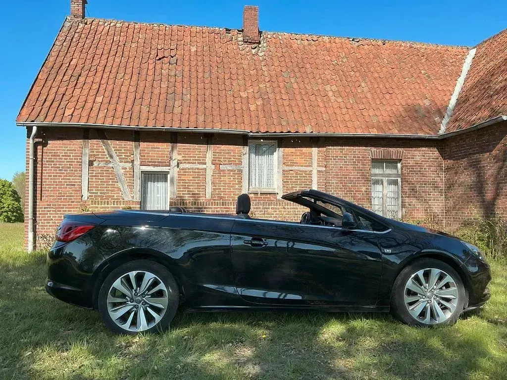 Gebraucht Opel Cascada Innovation 170 PS (125 kW) 2015 Schwarz Cabrio