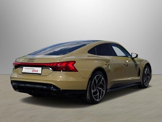 Gebraucht Audi e-tron GT quattro Ambiente 350 kW (476 PS) 2024 Taktikgrün metallic Limousine