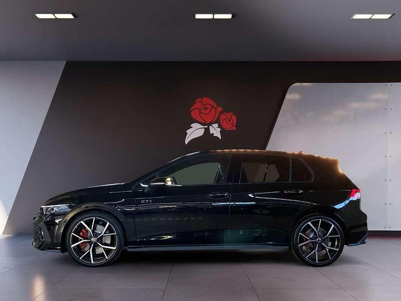 Neu VW Golf VIII GTI 265 PS (194 kW) 2026 Grenadillschwarz metallic Limousine
