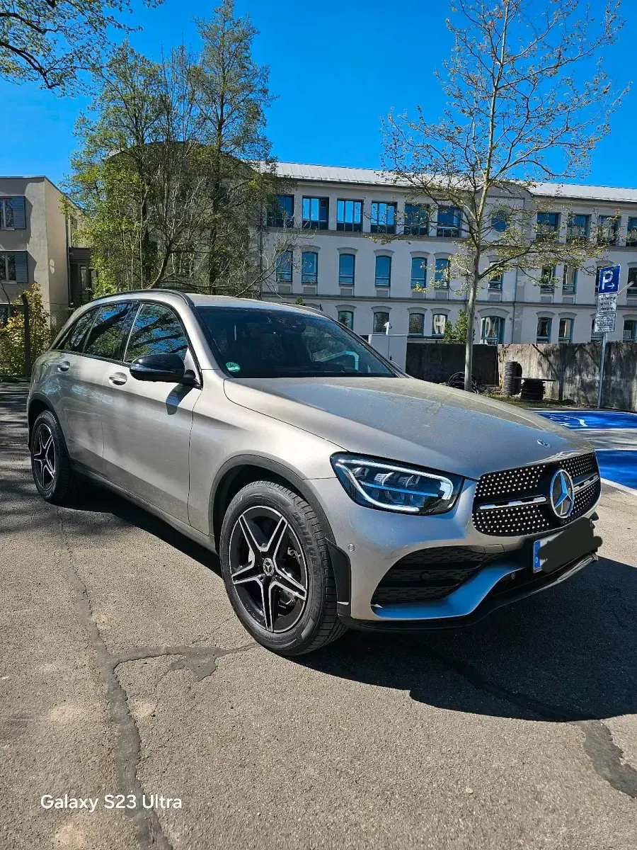 Gebraucht Mercedes GLC300 258 PS (189 kW) 2022 Silber SUV